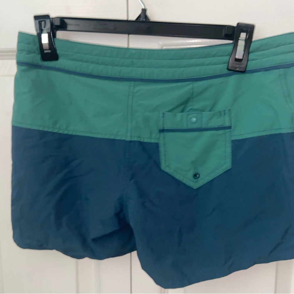 Blue/green Patagonia shorts - Picture 2 of 2